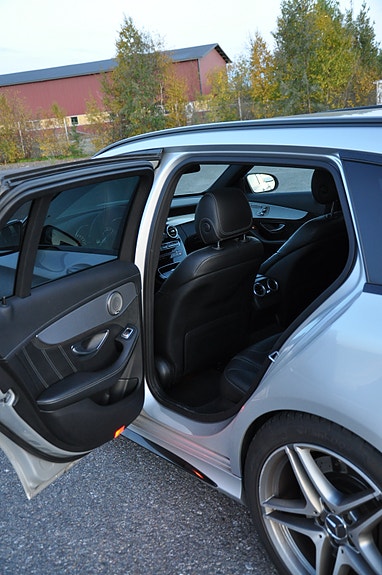 Mercedes-Benz C63 21 of 24