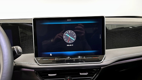 Volkswagen Passat 9 of 12