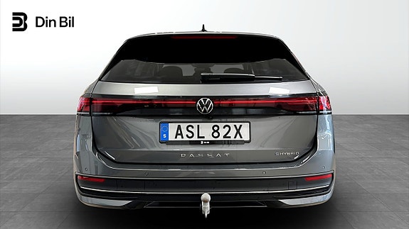 Volkswagen Passat 5 of 12