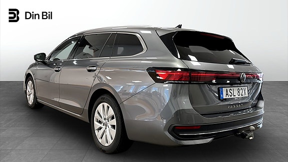Volkswagen Passat 3 of 12
