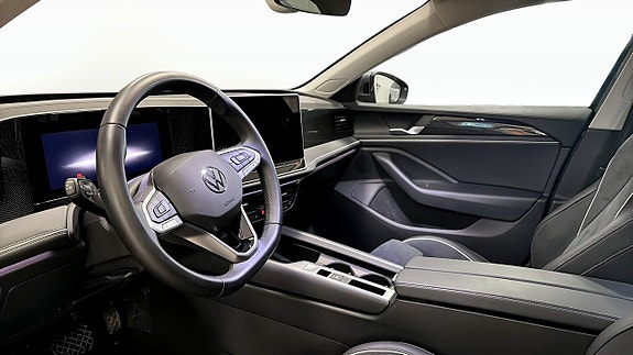 Volkswagen Passat 7 of 12