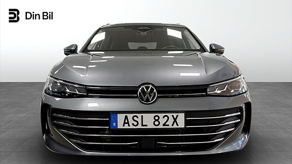 Volkswagen Passat 4 of 12