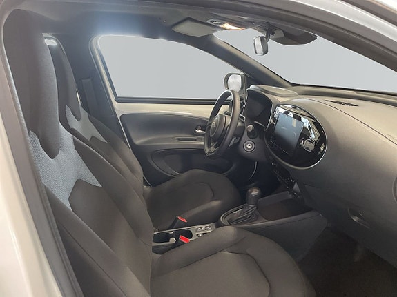 Toyota Aygo X 6 of 16
