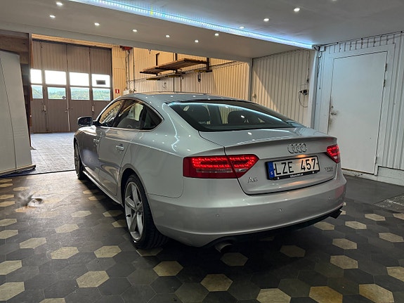Audi A5 4 of 17