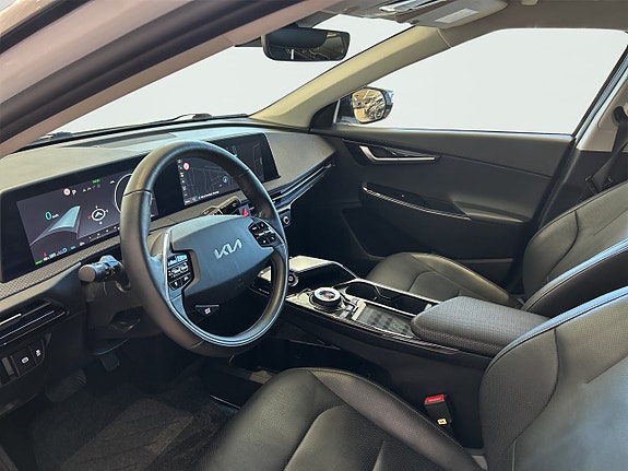 Kia EV6 8 of 15