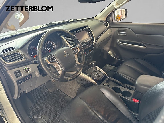 Mitsubishi L200 8 of 14