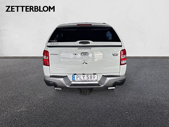 Mitsubishi L200 4 of 14