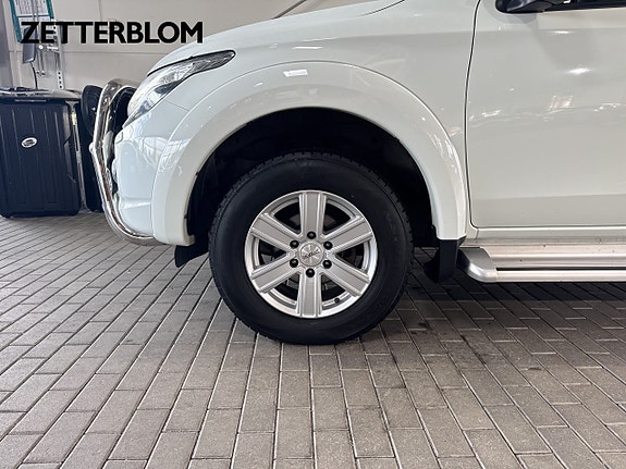 Mitsubishi L200 13 of 14