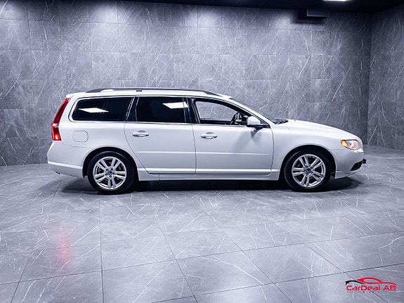 Volvo V70 8 of 28