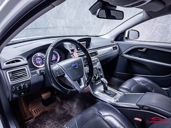 Volvo V70 11 of 28