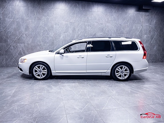 Volvo V70 4 of 28