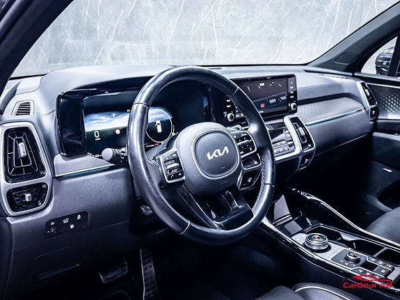 Kia Sorento 12 of 30