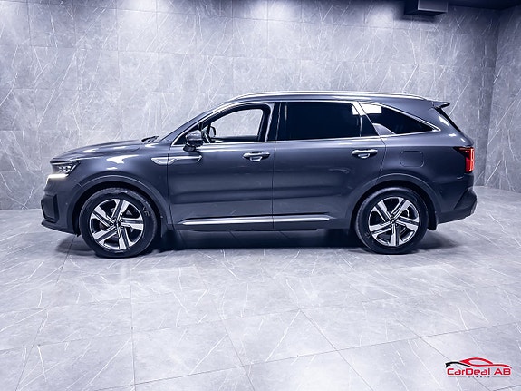 Kia Sorento 4 of 30