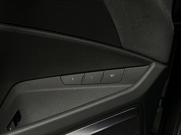 Audi e-tron 12 of 30