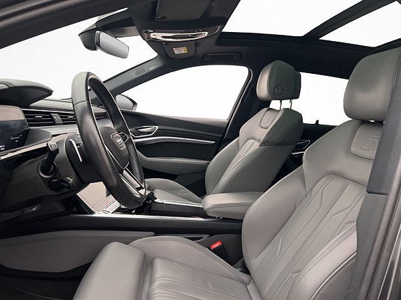 Audi e-tron 14 of 30