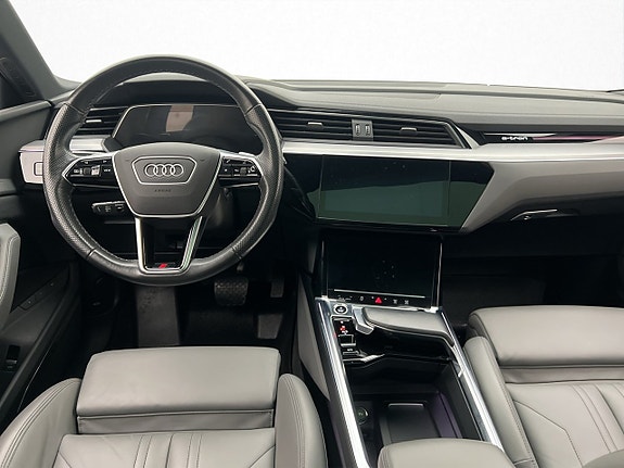 Audi e-tron 16 of 30