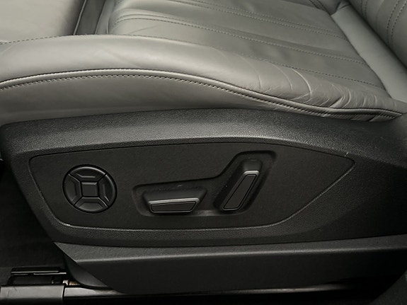 Audi e-tron 13 of 30