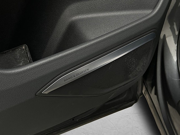 Audi e-tron 11 of 30