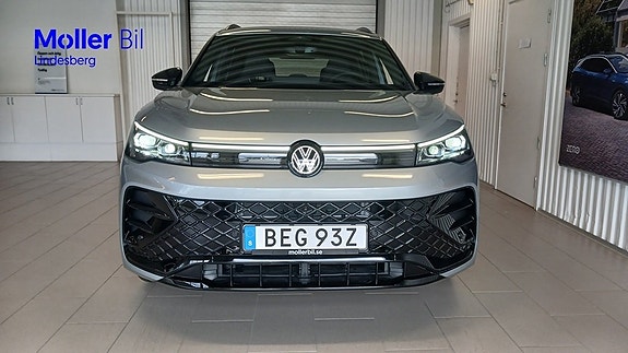Volkswagen Tiguan 2 of 27
