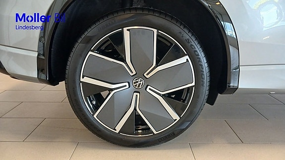 Volkswagen Tiguan 9 of 27