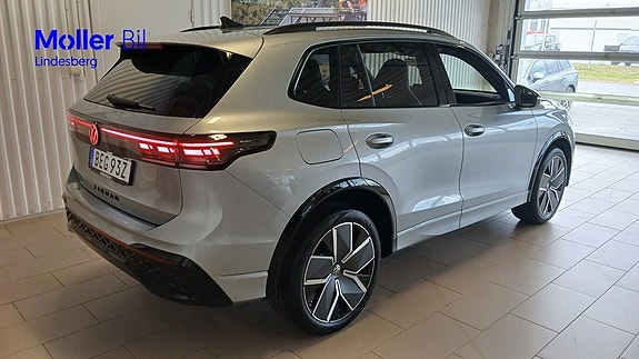 Volkswagen Tiguan 4 of 27
