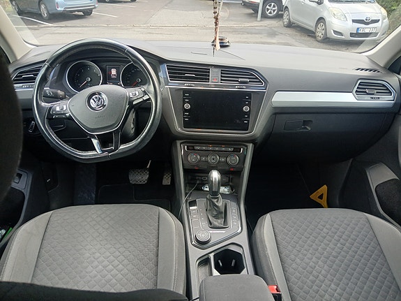 Volkswagen Tiguan 5 of 17