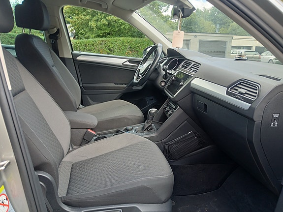 Volkswagen Tiguan 4 of 17