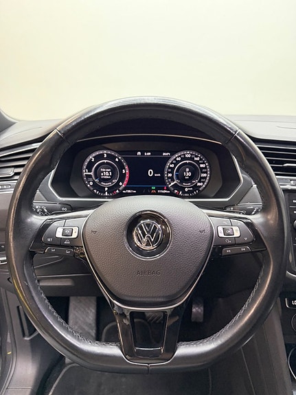 Volkswagen Tiguan Allspace 7 of 12