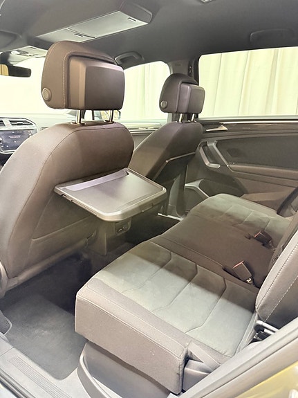 Volkswagen Tiguan Allspace 6 of 12