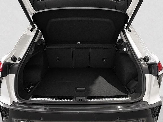 Audi Q3 6 of 14