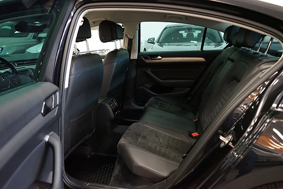 Volkswagen Passat 12 of 20