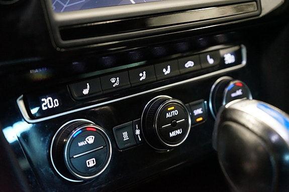 Volkswagen Passat 18 of 20