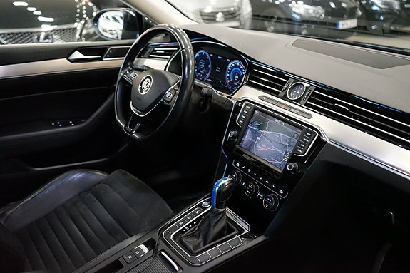 Volkswagen Passat 11 of 20