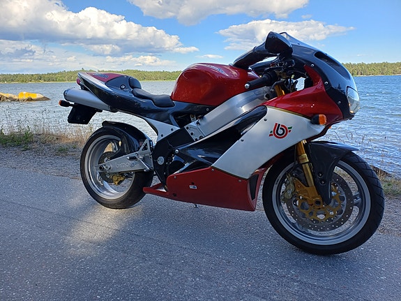 Bimota SB8R 4 of 12