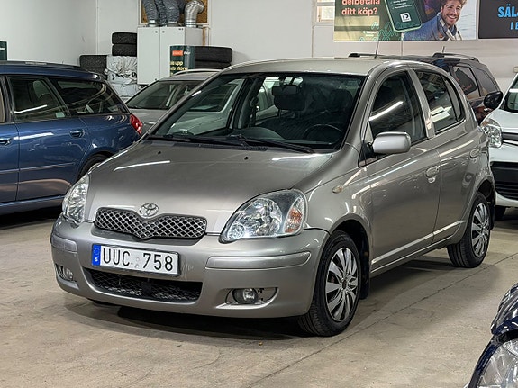 Toyota Yaris 3 of 13