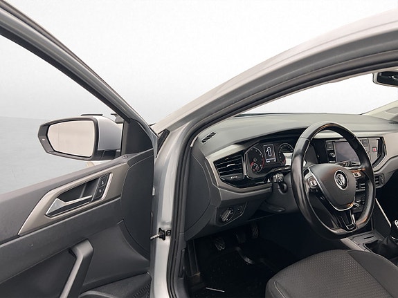 Volkswagen Polo 9 of 25