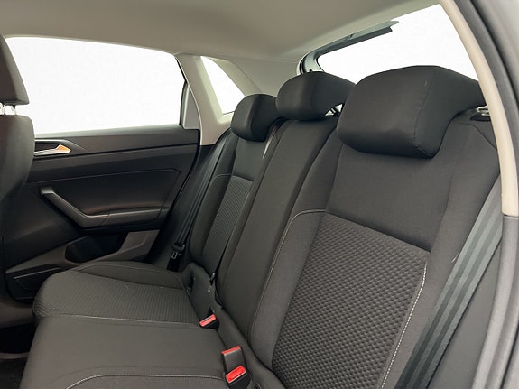 Volkswagen Polo 18 of 25