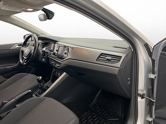 Volkswagen Polo 21 of 25