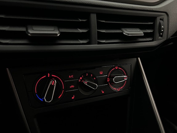Volkswagen Polo 17 of 25