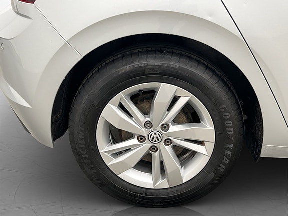 Volkswagen Polo 25 of 25