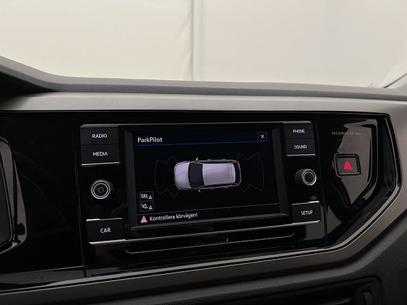 Volkswagen Polo 15 of 25