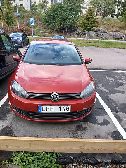 Volkswagen Golf VI 2 of 6