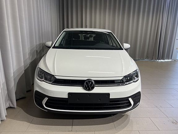 Volkswagen Polo 2 of 15