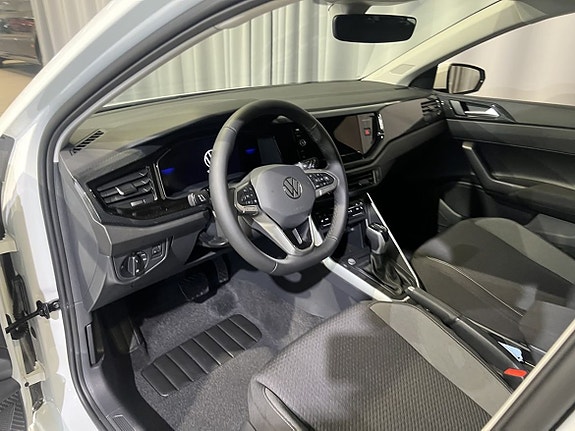Volkswagen Polo 11 of 15