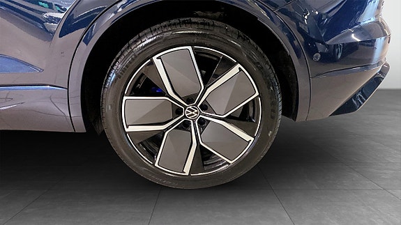 Volkswagen Touareg 6 of 13