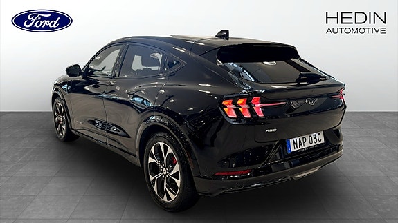 Ford Mustang Mach-E 7 of 19