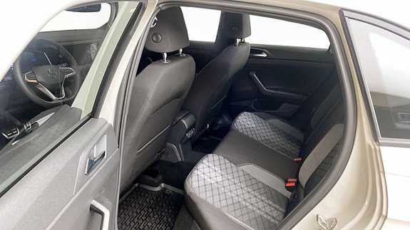 Volkswagen Taigo 11 of 13