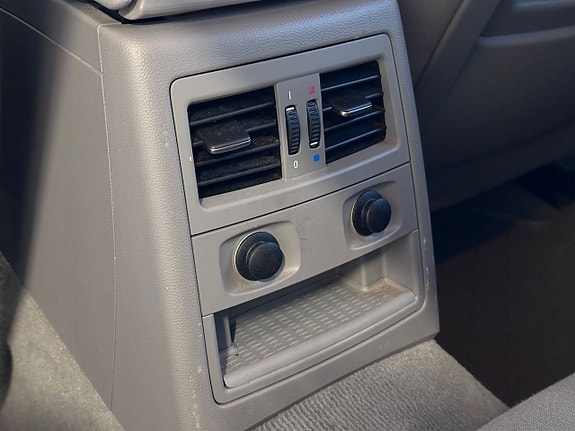 BMW 318d 14 of 16