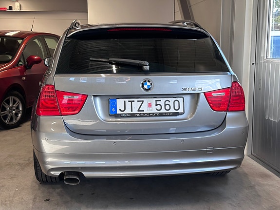 BMW 318d 5 of 16