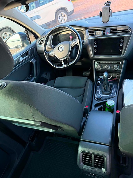 Volkswagen Tiguan 5 of 6